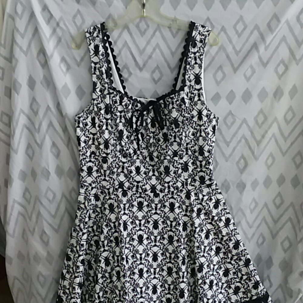 Nwt Hot Topic spider damask dress
